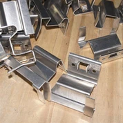 Alumīnija plāksnes apzīmogošana